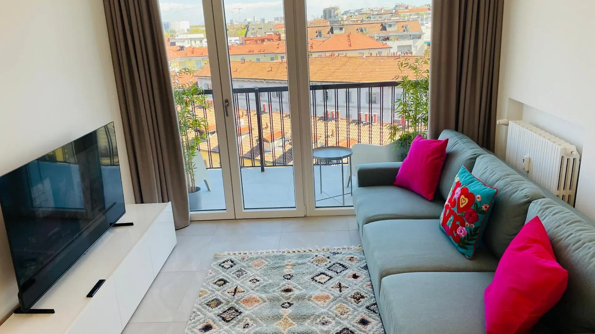 New 2 Bedroom Apartment In Navigli With A Great View! Milan Italie
