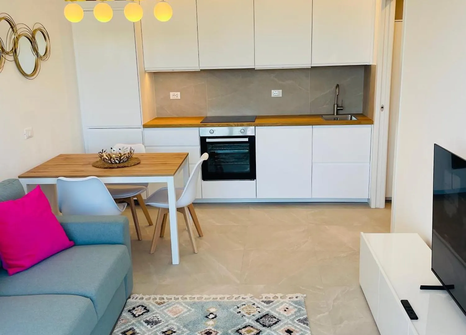 New 2 Bedroom Apartment In Navigli With A Great View! Milano