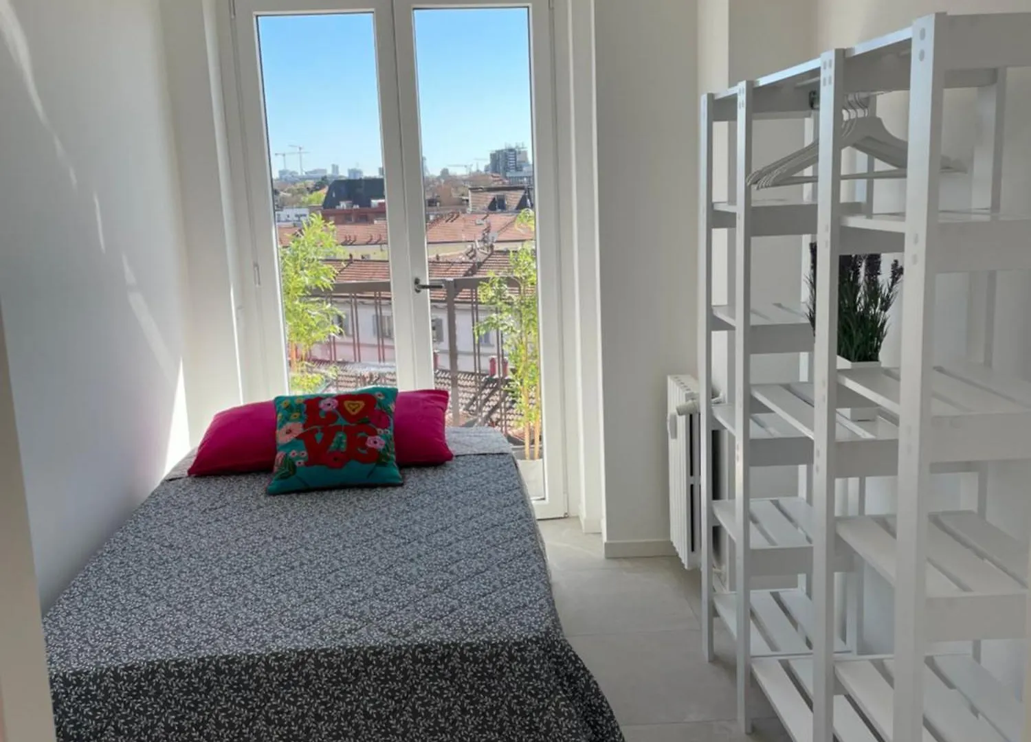 New 2 Bedroom Apartment In Navigli With A Great View! Mediolan
